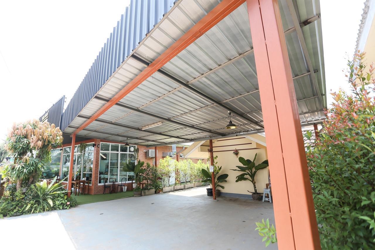 The Garage Ξενοδοχείο Τσιανγκ Ράϊ Εξωτερικό φωτογραφία